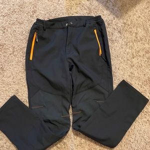 Large work pants with reinforced knees and belt. NWOT